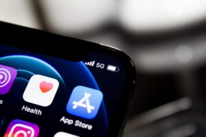 Impact of iPhone Apps Localization